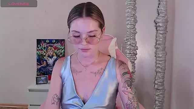 miaacatt from StripChat