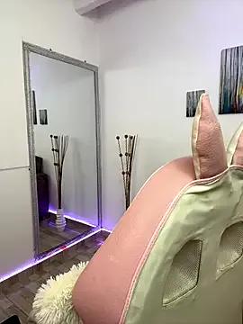 MiaaLoren from StripChat is Freechat