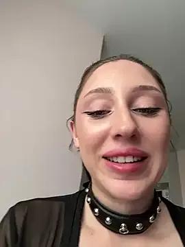 MiaaLoveeee from StripChat