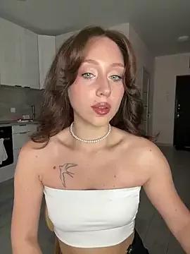 MiaaLoveeee from StripChat is Freechat