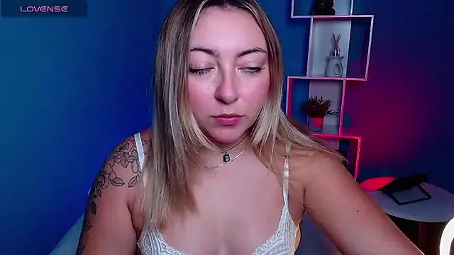 miaawild from StripChat