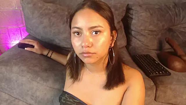 MiaKiss7 from StripChat is Freechat