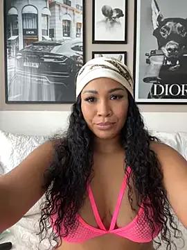mialuna- from StripChat is Freechat