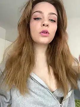 MiaM00N from StripChat