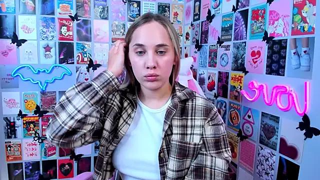 MiaMilas from StripChat