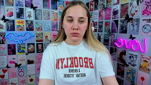 MiaMilas from StripChat