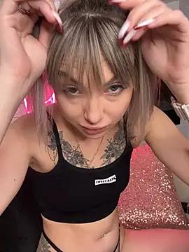 MiaMinx from StripChat