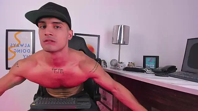 Michael_Blaze from StripChat is Freechat