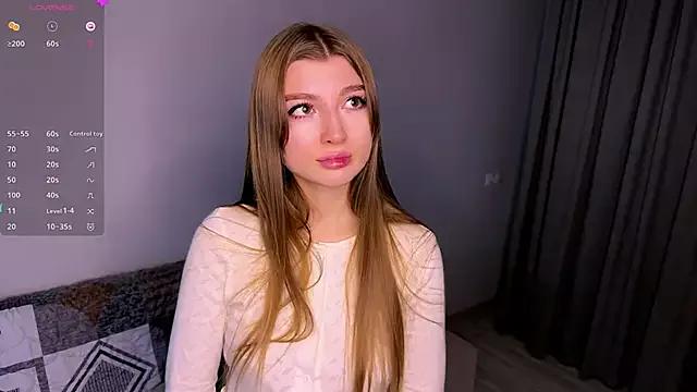 Michell_Rosse from StripChat is Freechat