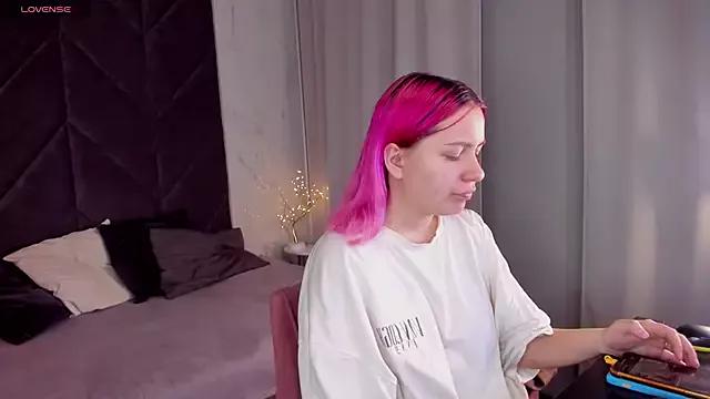 MichelleRebel from StripChat is Freechat