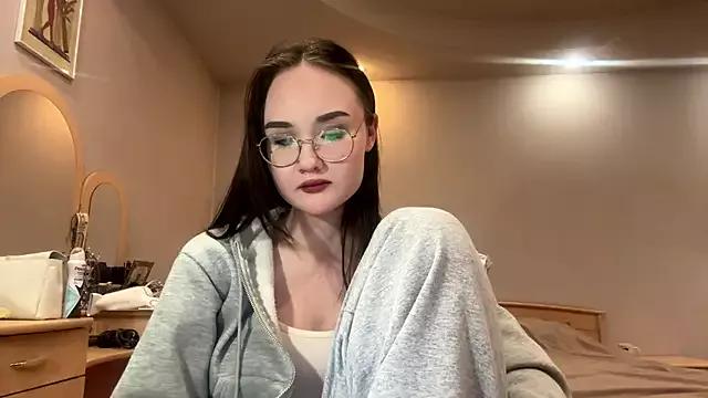 MidnightMelt from StripChat is Freechat