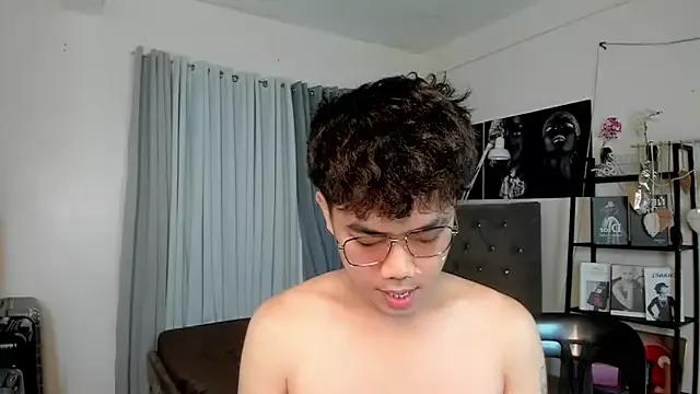 mightyhotcock from StripChat is Freechat