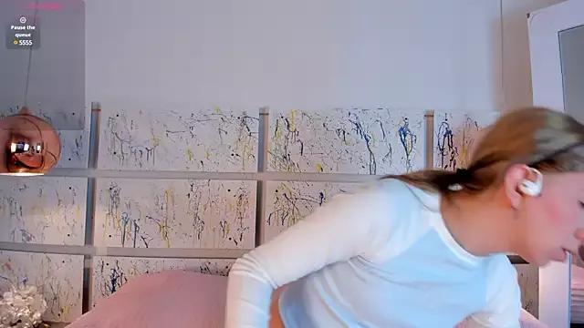 Miiaa_doll from StripChat