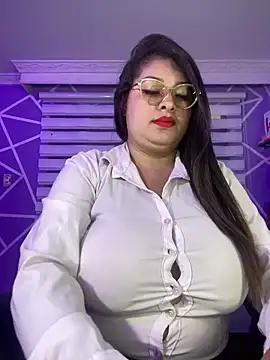 MiiaaJoness from StripChat