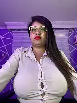 MiiaaJoness from StripChat