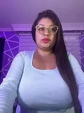 MiiaaJoness from StripChat