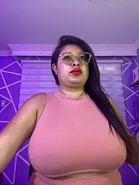 MiiaaJoness from StripChat
