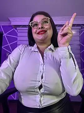 MiiaaJoness from StripChat