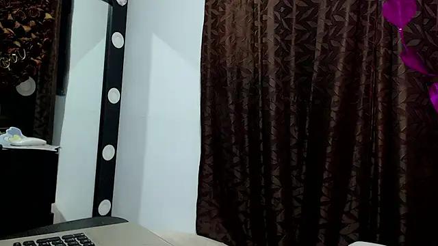 MiiaSensual_ from StripChat
