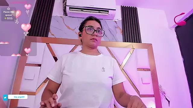 miilaklum from StripChat