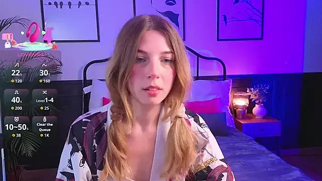 MiillKiss from StripChat is Freechat