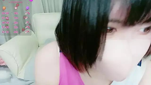 miistrip from StripChat is Freechat