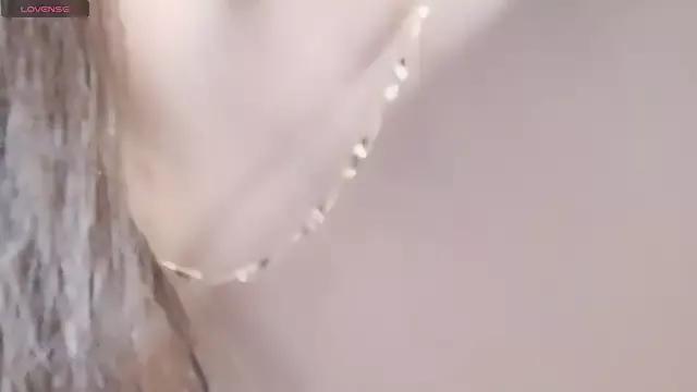 Mika_Kasumi from StripChat is Freechat