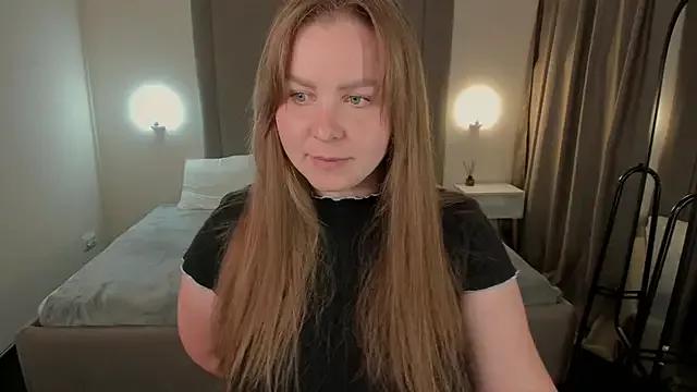 MikaBloom from StripChat is Freechat