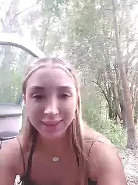 mikateen from StripChat is Freechat