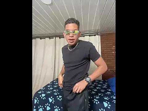 Mike_and_Rayan from StripChat is Freechat