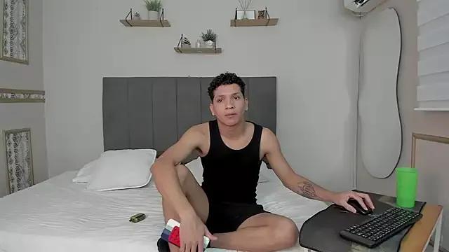 Mike_Twink19 from StripChat is Freechat
