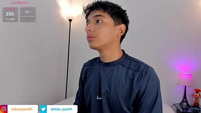 mike_tylor01 from StripChat is Freechat