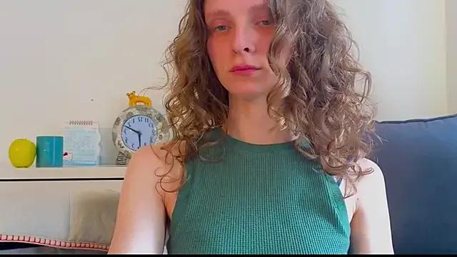 MikkyMoony from StripChat