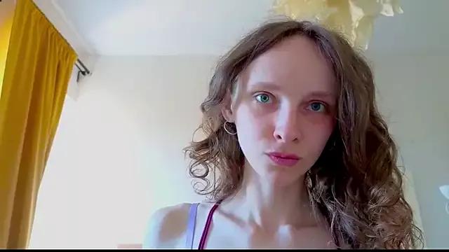MikkyMoony from StripChat