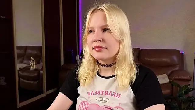 Mila_Lioness from StripChat is Freechat