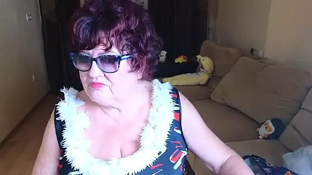 Mila_Redd from StripChat is Freechat