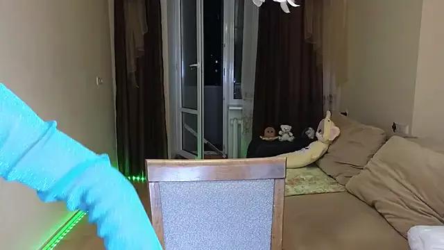 Mila_Redd from StripChat is Freechat