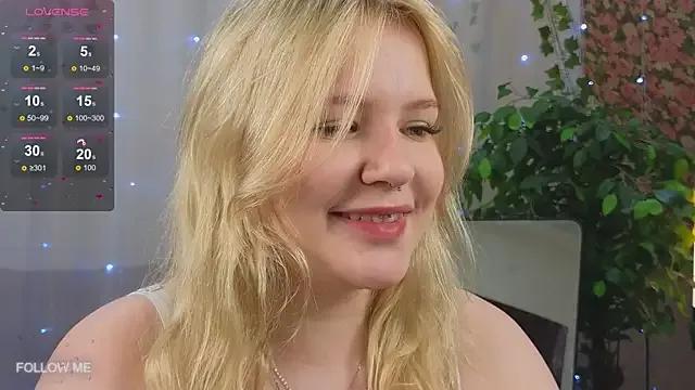Mila_wxw from StripChat is Freechat