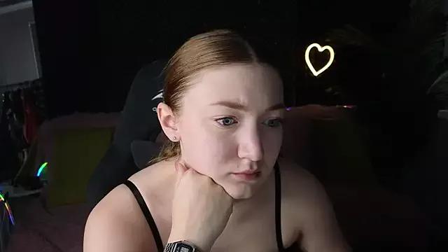 MilaDreamy from StripChat is Freechat