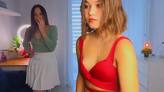 MilaMagnotti from StripChat is Freechat