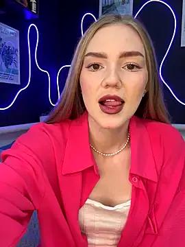 MilaMoone from StripChat is Freechat