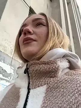 MilaMoone from StripChat is Freechat