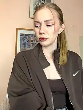 MilaMoone from StripChat is Freechat