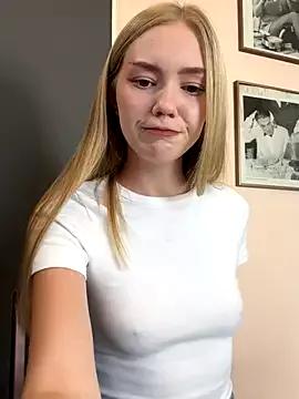 MilaMoone from StripChat is Freechat