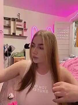 Milana_mil from StripChat is Freechat