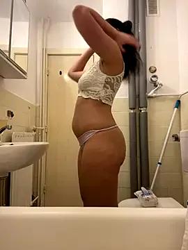 Milana_UK from StripChat is Freechat