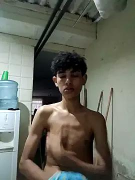 MilanRosse from StripChat is Freechat