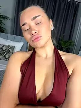 MilaRaven from StripChat is Freechat