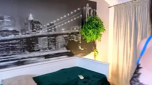 MilaYumi from StripChat is Freechat