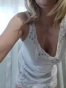 Photos of Milfporcona from StripChat is Freechat